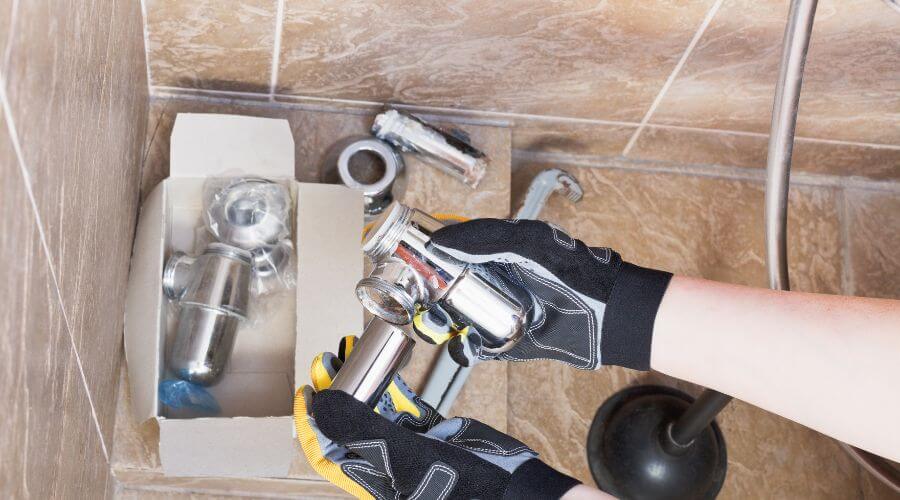 Professional gutter cleaning in Bee, VA
